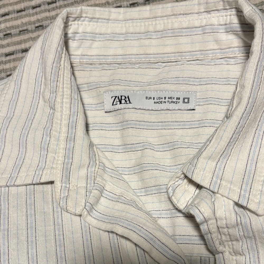 Zara Men's light blue, navy blue pinstriped seersucker Shirt